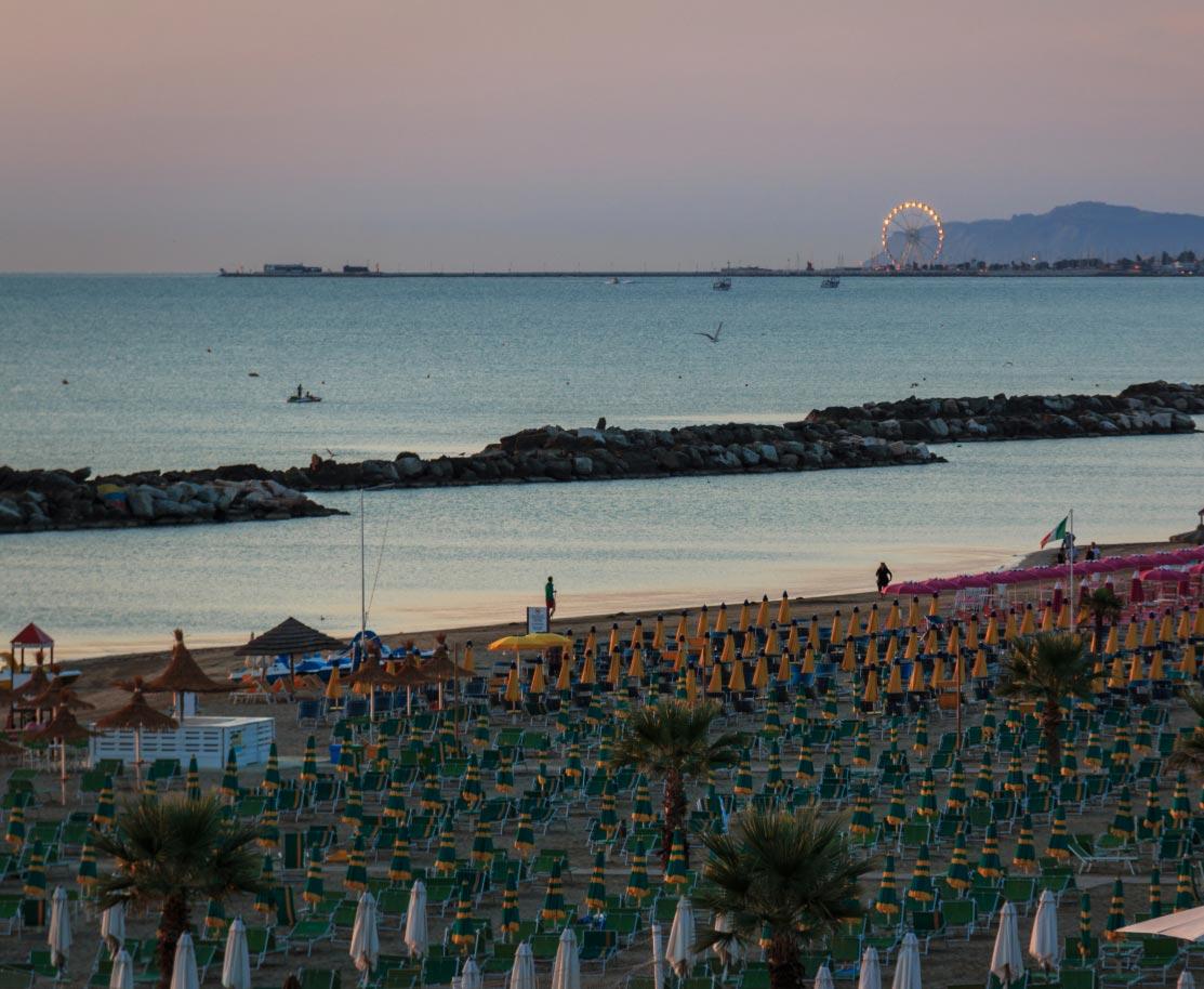 hotelholidaybeach it contatti 010
